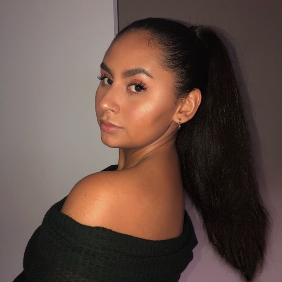 Meet your Posher, Nayeli - Picture 1 of 1